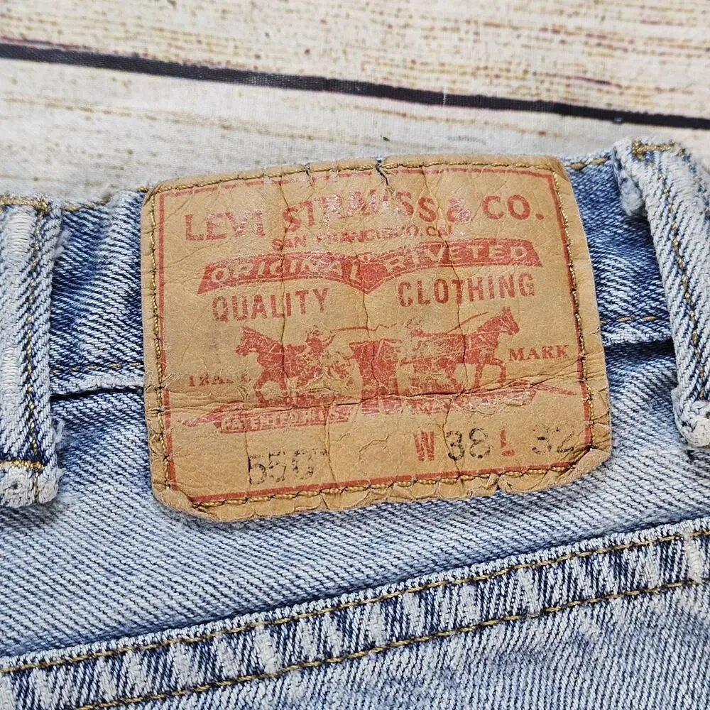 Levi’s 550 Jeans Mens 38x32 Blue Relaxed Tapered 100% Cotton *Distressed